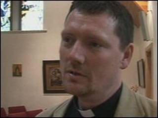 Sacerdote Tim Jones