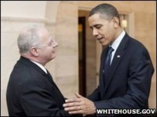 Barack Obama e Howard Schmidt (Foto: Casa Branca)