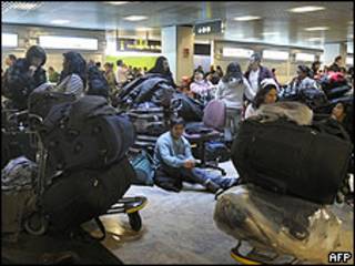 Pasajeros en el aeropuerto de Barajas, Madrid