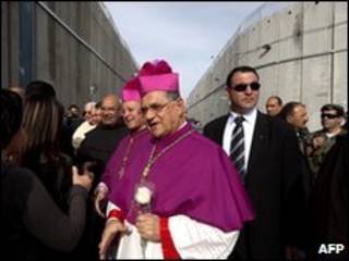 Patriarca Latino de Jerusalém, Dom Fouad Twal, chega a Belém