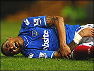 Kevin Price Boateng của Portsmouth