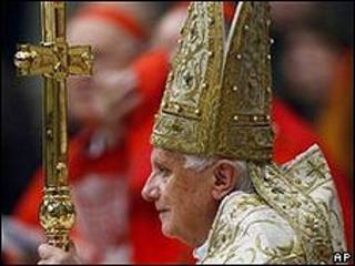 Benedicto XVI celebra la misa de año nuevo