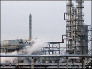 Нефтеперерабатывающий завод в Белоруссии