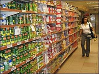 Ama de casa en un supermercado.