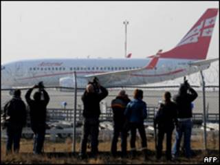 Грузинский самолет перед вылетом в Москву 8 января 2010 г.