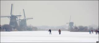 Patinando cerca de Rotterdam, Holanda