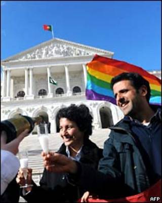 Celebración ante el parlamento portugués
