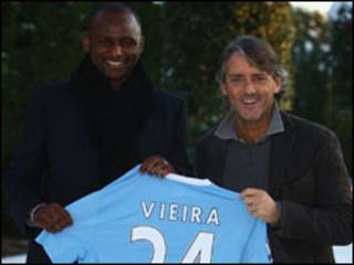Patrick Vieira da Roberto Mancini