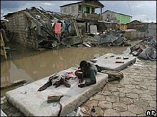 La ciudad de Gonaives quedó en ruinas tras el paso del ciclón Jeanne