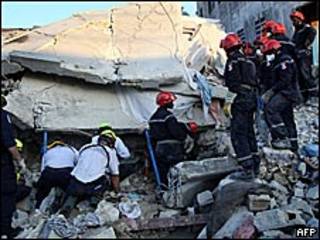 Bomberos en Puerto Príncipe