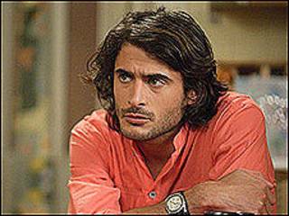 Actor que representa a Syed Masood.