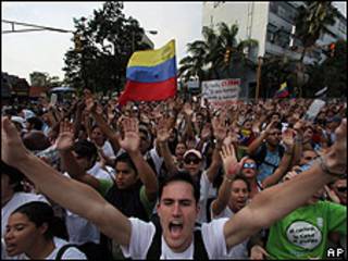 Manifestación de eestudiantes en Caracas contra la suspensión de RCTVI