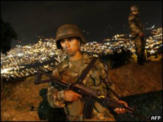 Soldado en Medellin, Colombia