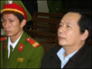 Bị cáo Sầm Đức Xương tại tòa