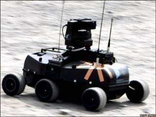Exhibición de un robot en una base militar en Alemania