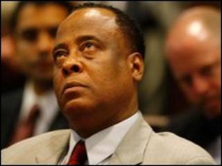 Ông Conrad Murray tại tòa