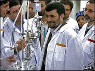 Mahmoud Ahmadineyad en la planta de Natanz (foto archivo)