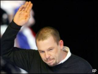 Alexander McQueen, diseñador británico