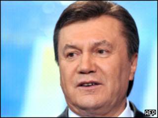 Земляки святкують перемогу Віктора Януковича знижками