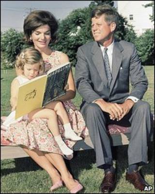 John Kennedy e sua família (arquivo)