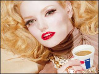 Обложка календаря Lavazza 2010 года