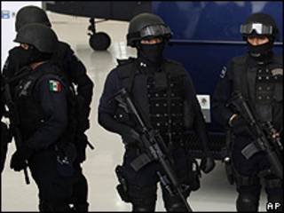 Policías federales de México.
