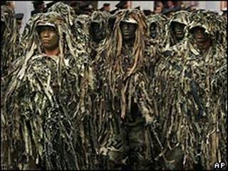 Soldados de Paraguay durante un desfile en Asunción, en mayo de 2009