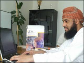 أحد مستخدمي تقنية "ناطق"