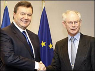 Віктор Янукович і президент ЄС Ван Ромпой