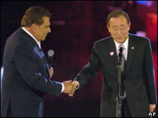Don Francisco y Ban Ki Moon, secretario general de la ONU