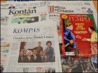 Media cetak bersaing dengan internet - BBC News Indonesia