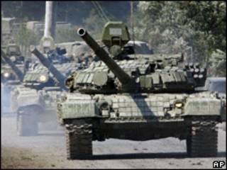 Imagen de archivo de tanques rusos en Georgia en agosto de 2008