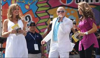El rapero Pitbull en el Carnaval de la Calle Ocho