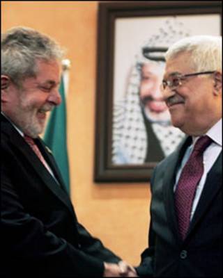 Lula (esquerda) e Mahmoud Abbas