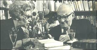 Esther Hoffe y Max Brod en 1968 (foto cortesía de Eva Hoffe)