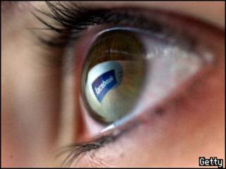 Ojo con la imagen de Facebook reflejada