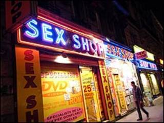 Sex shop en Paris. Archivo