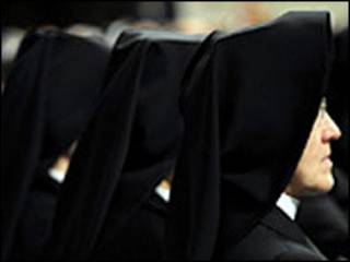 El canto de las monjas es "ancestral, puro y eterno"