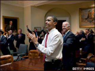 Barack Obama, presidente de Estados Unidos, reacciona ante la aprobación de la reforma de la salud