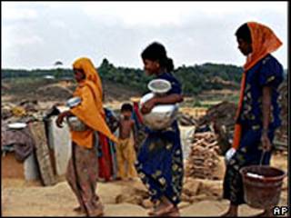 Buscando agua en Bangladesh