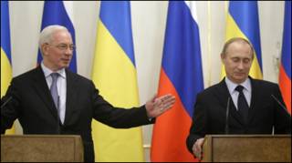 На обличчях прем'єрів посмішки. Чи не зіпсує настрій Путіну остання заява Азарова?