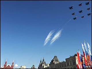 Aviones en el cielo sobre Moscú