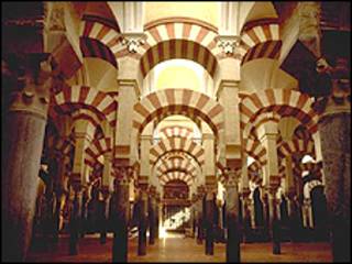 يعد لالمسجد السابق من اروع اعمال الهندسة الاسلامية
