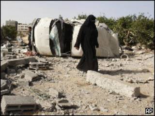 Destruição em Gaza após os ataques da quinta-feira