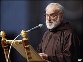 El predicador de la Casa Pontificia, Raniero Cantalamessa
