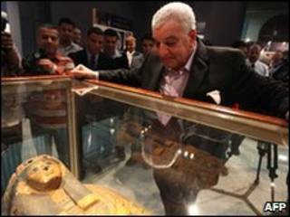 زاهي حواس