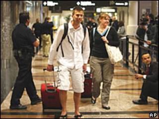 Passageiros chegam em Denver