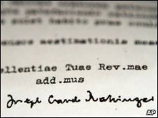 A carta de 1985 com a assinatura de Joseph Ratzinger
