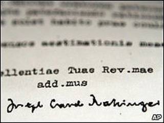 Carta firmada por el cardenal Ratzinger.