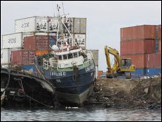Barco volcado en Chile